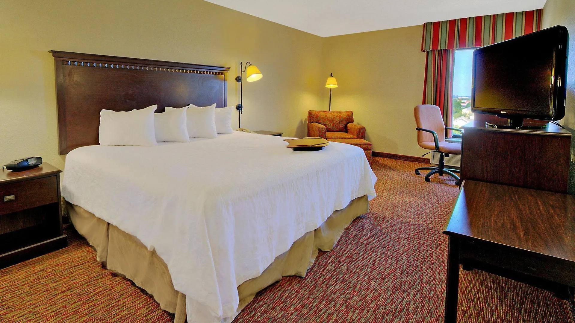 Hampton Inn Charlotte University Place 3*,