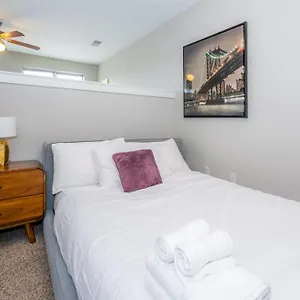 Viagem Fashionable Studio In Vibrant Area Charlotte