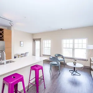 Urban 1br In Uptown Area With Gym And Balcony Charlotte