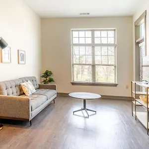 Urban Living 1br In Uptown Area With Pool Charlotte