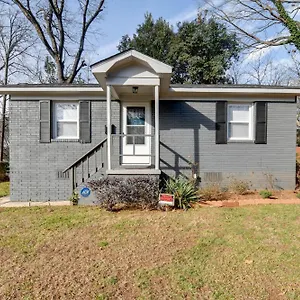 Renovated - 3 Mi To Downtown! Charlotte