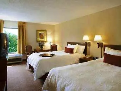 Hampton Inn Charlotte University Place 3*,